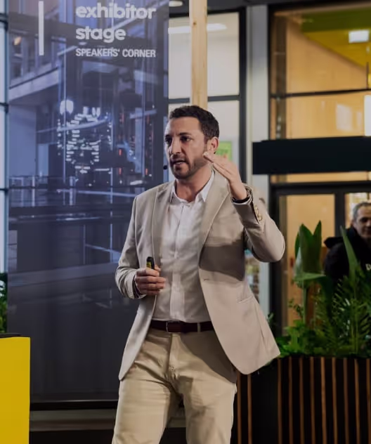 Headhunter Handwerk Bauunternehmen – Geschäftsführer Dimitrij Beetz von Candidate Flow