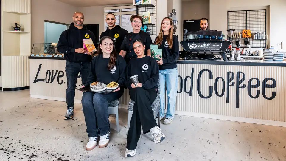 Mitarbeiter finden Konditorei