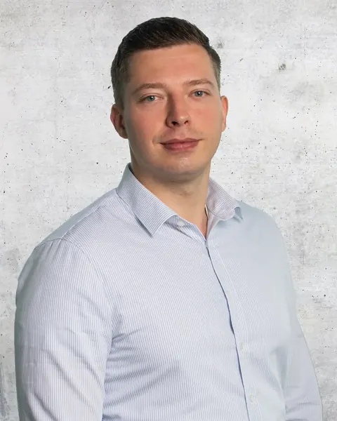 Artur, Senior Recruiter