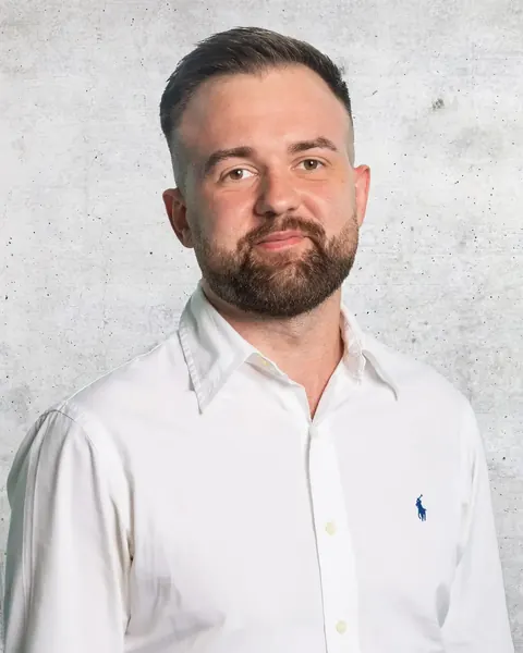 Boris, Rekrutierungsexperte