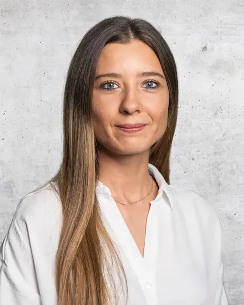 Jacqueline, Senior Partnermanagerin