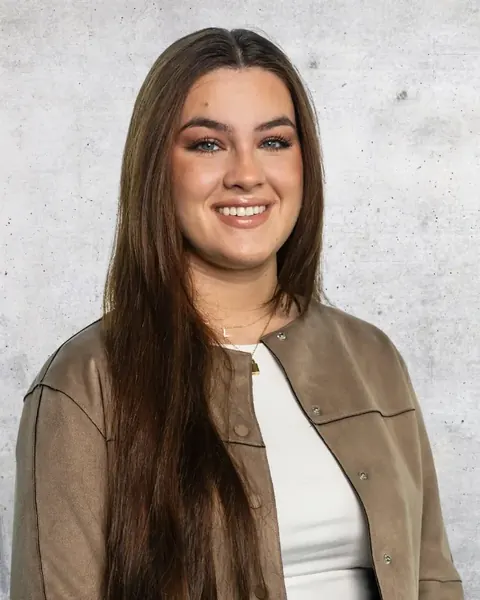 Leila, Sales-Analystin