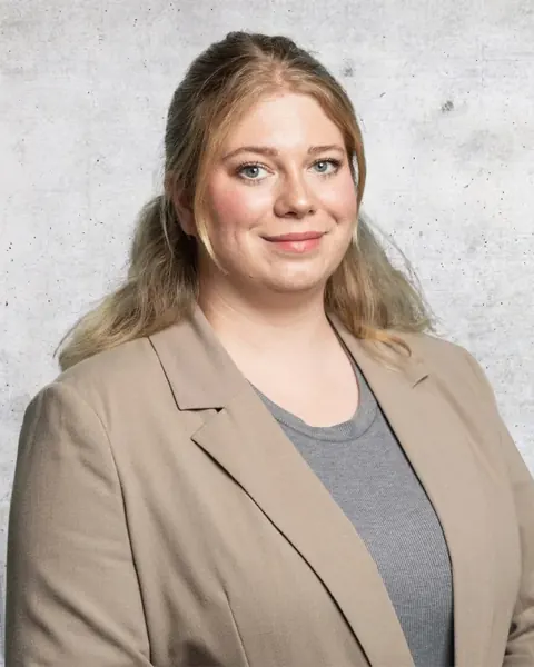 Sarissa, Senior Partnermanagerin